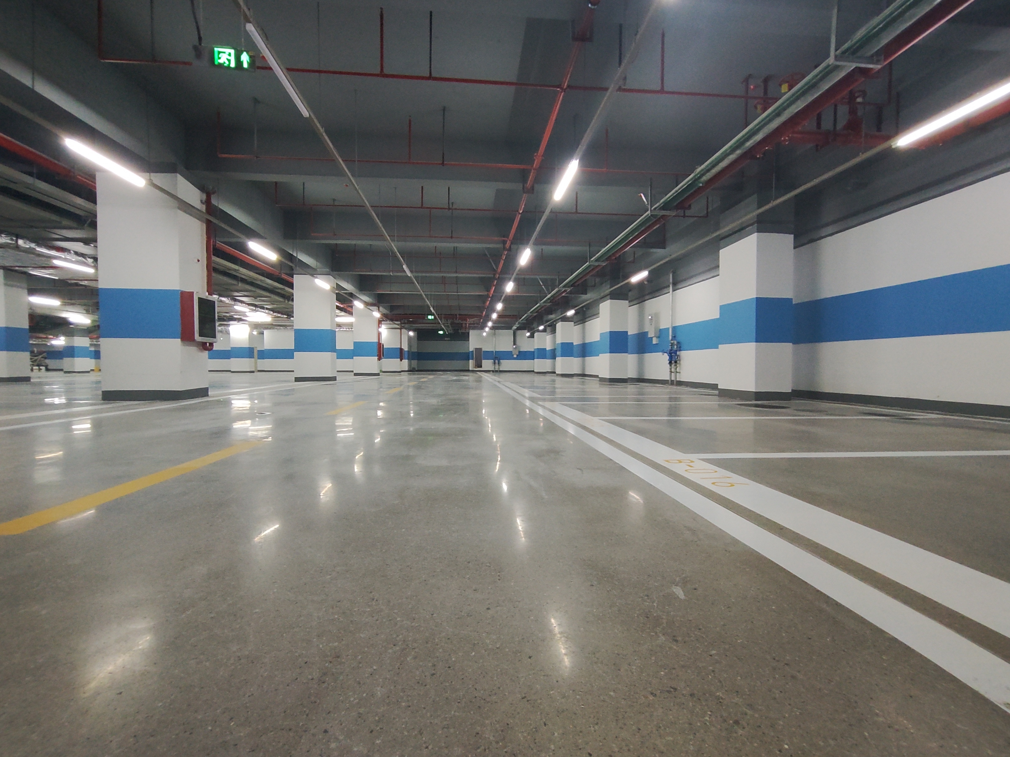 停车场涂料施工，新建地下停车场一站式装修焕新