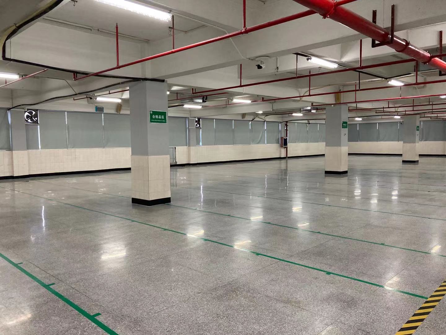 地下车库是用无机地坪还是环氧地坪？